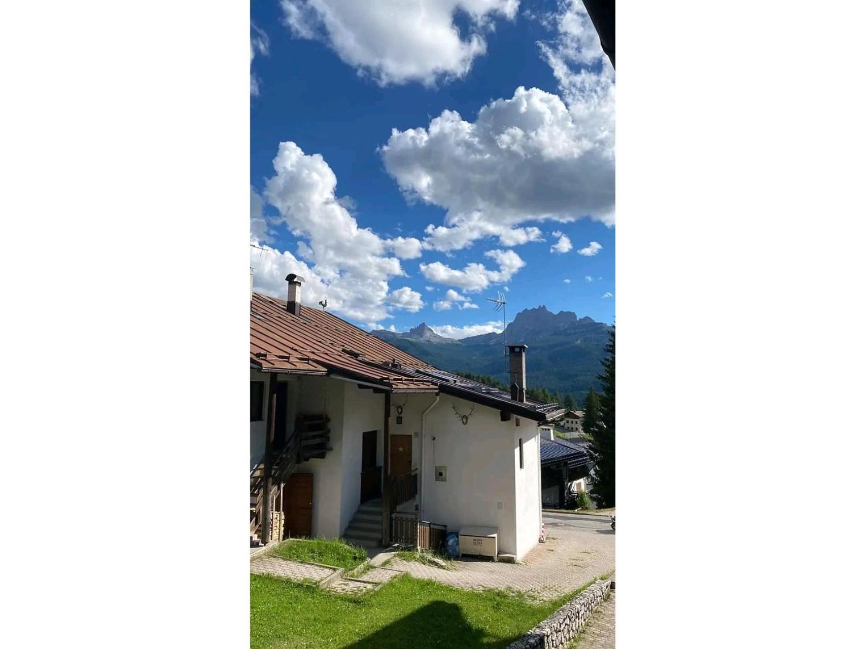 Cristallo & Faloria Suite Apartments Cortina dʼAmpezzo Exteriör bild